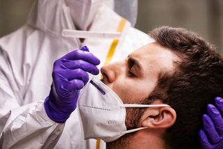 Testy došly. Firmy, které chtějí své lidi začít testovat teď, mají smůlu - Seznam Zprávy